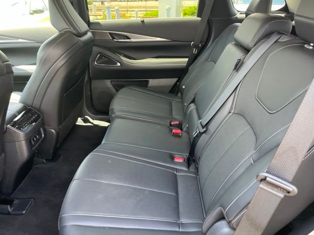 Certified Used 2026 Mineral INFINITI LUXE image 12
