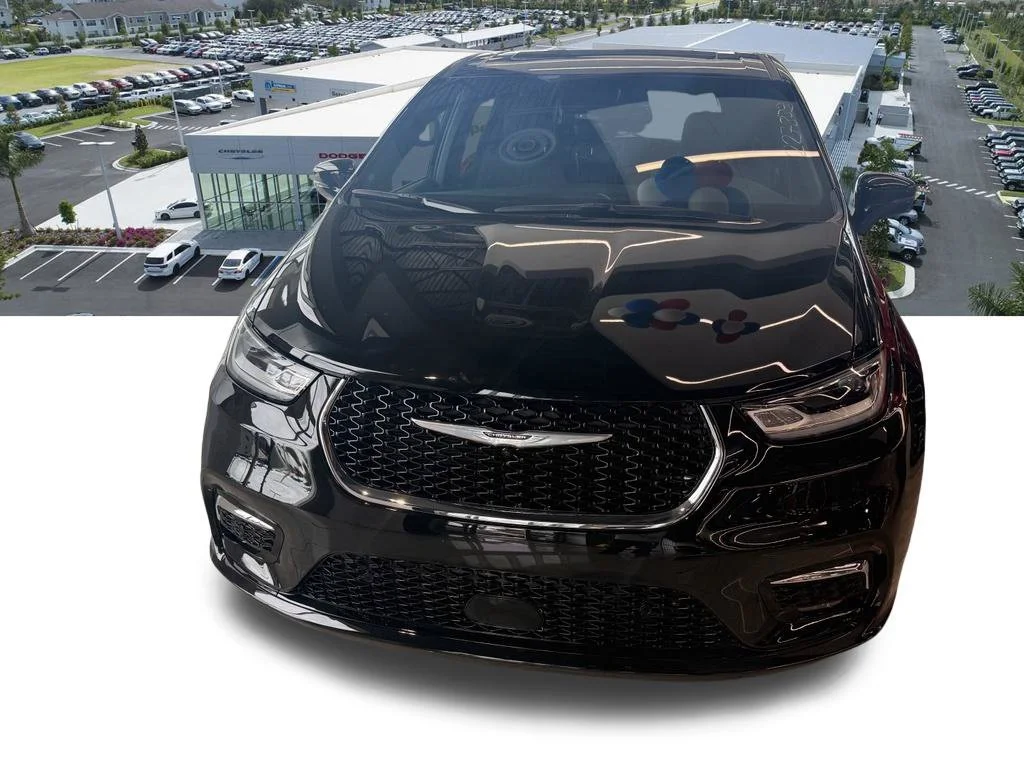 New 2026 Diamond Black Crystal Pearl-Coat Exterior Paint Chrysler Select image 8