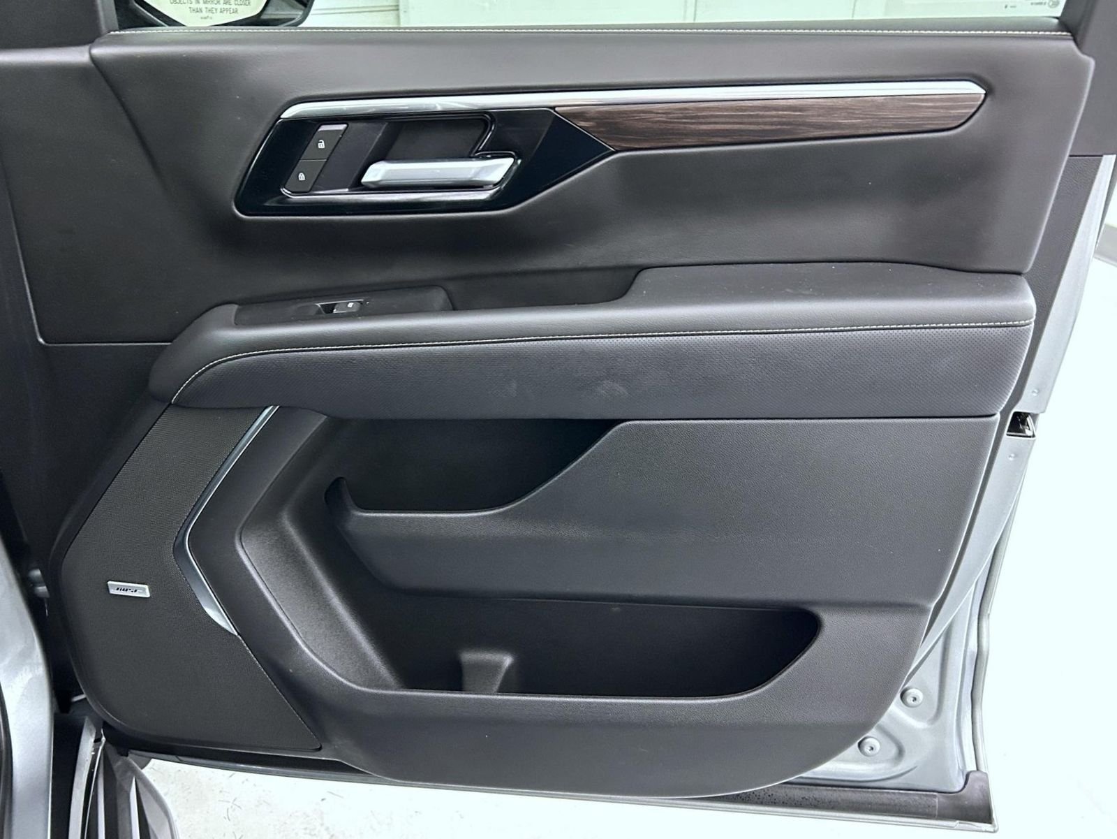 Used 2025 Gray Chevrolet Premier image 16