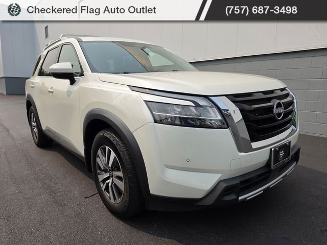 Used 2024 Pearl White Tricoat Nissan SL image 11