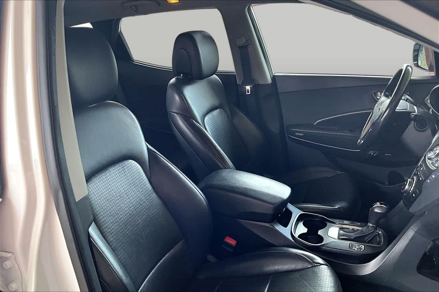 Used 2014 Frost White Pearl Hyundai  image 8