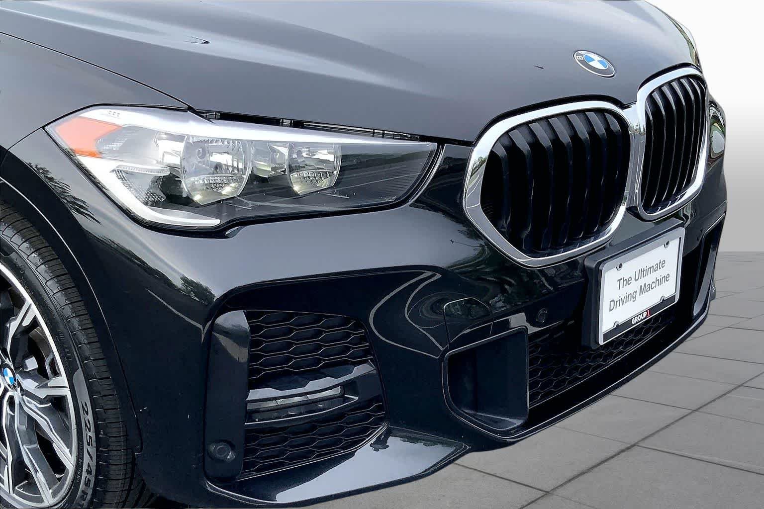 Used 2021 Black Sapphire Metallic BMW xDrive28i image 31