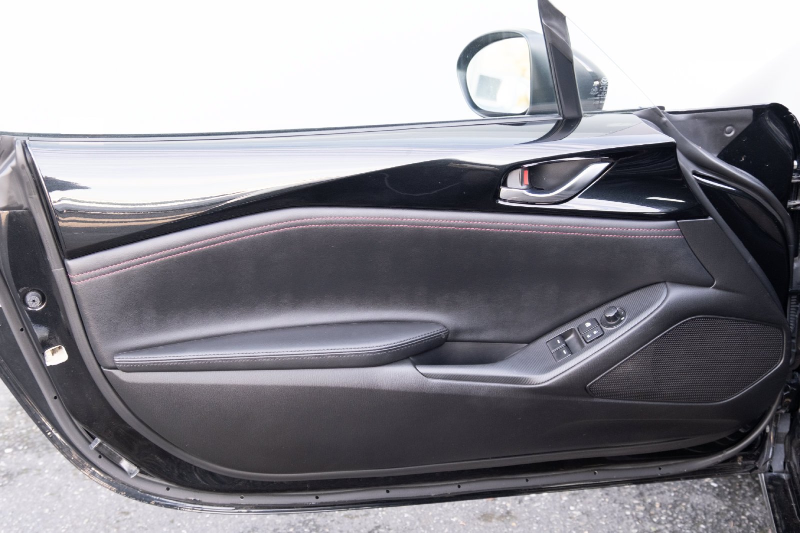 Used 2018  Mazda Grand Touring image 11