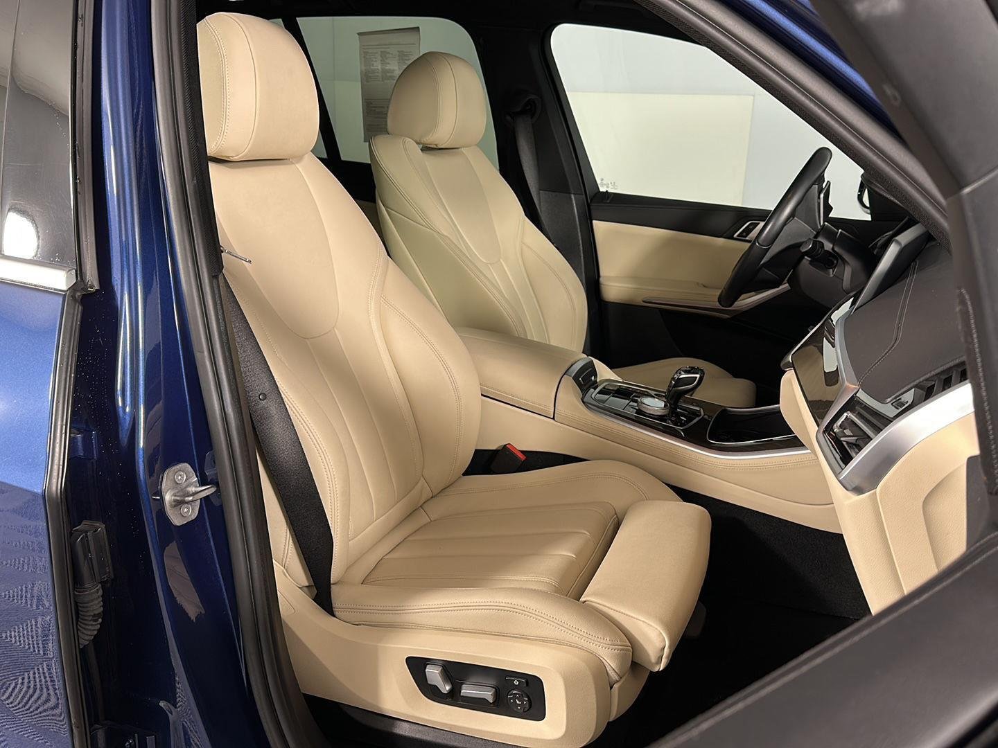 Used 2022 Phytonic Blue Metallic BMW xDrive40i image 3