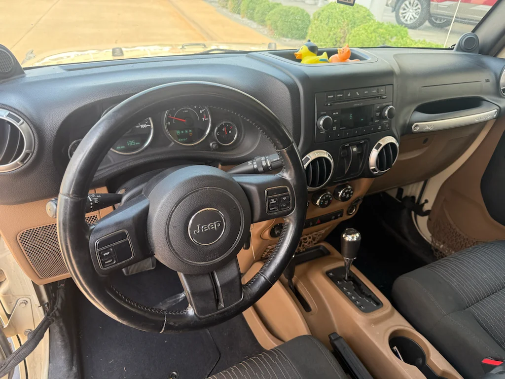Used 2011 Sahara Tan Jeep Sahara image 2