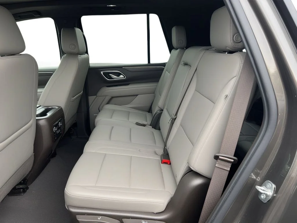 Used 2021 Gray Chevrolet LT image 7