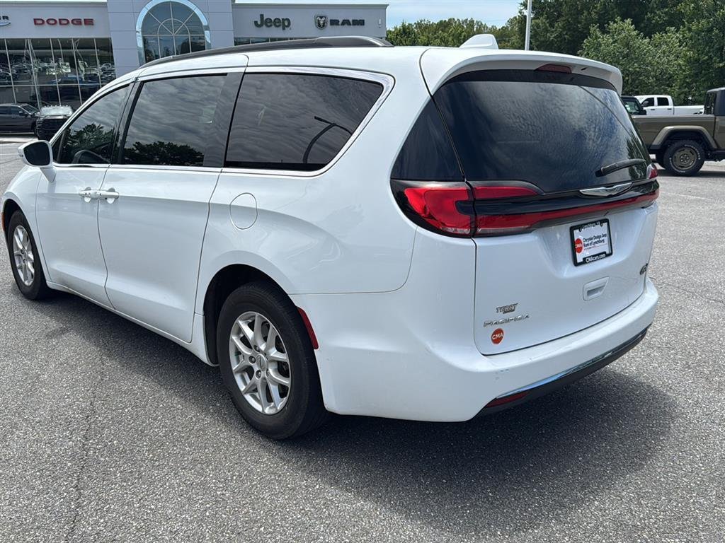 Used 2022 Bright White Clearcoat Chrysler Touring L image 3