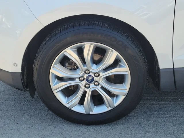 2020 Ford Edge Titanium - Photo 6