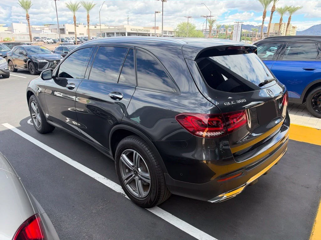 Used 2021 Gray Mercedes-Benz GLC 300 image 4