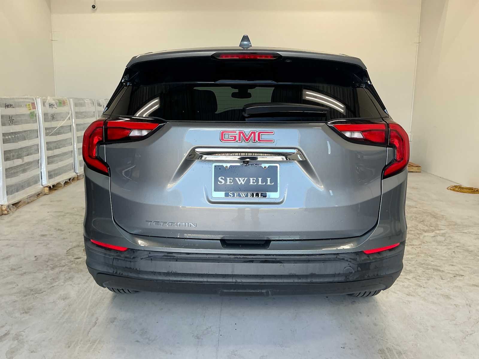 Used 2020 Satin Steel Metallic GMC SLE image 5
