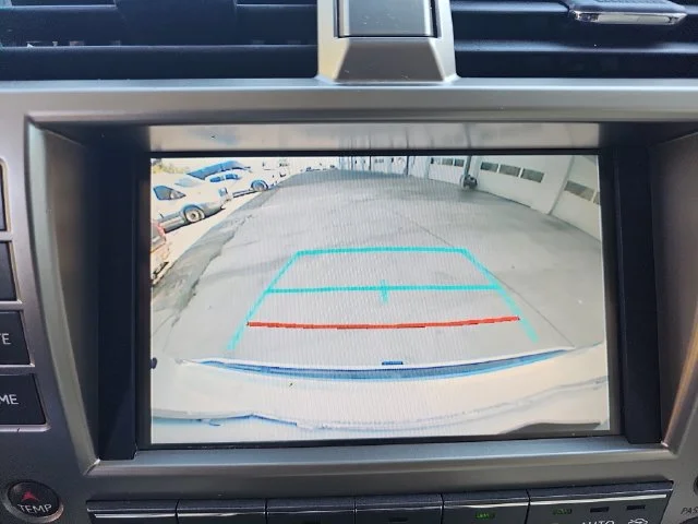 Used 2021 White Lexus 460 image 23