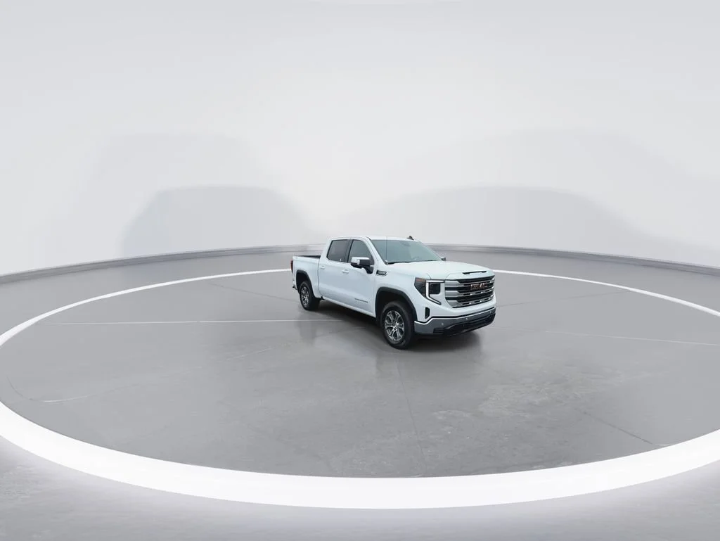 New 2026 Summit White GMC SLE image 2