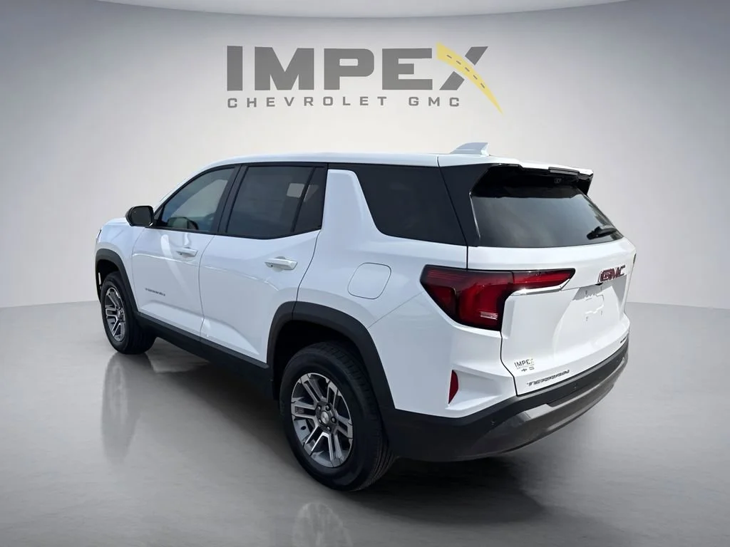 New 2026 Summit White GMC Elevation image 3