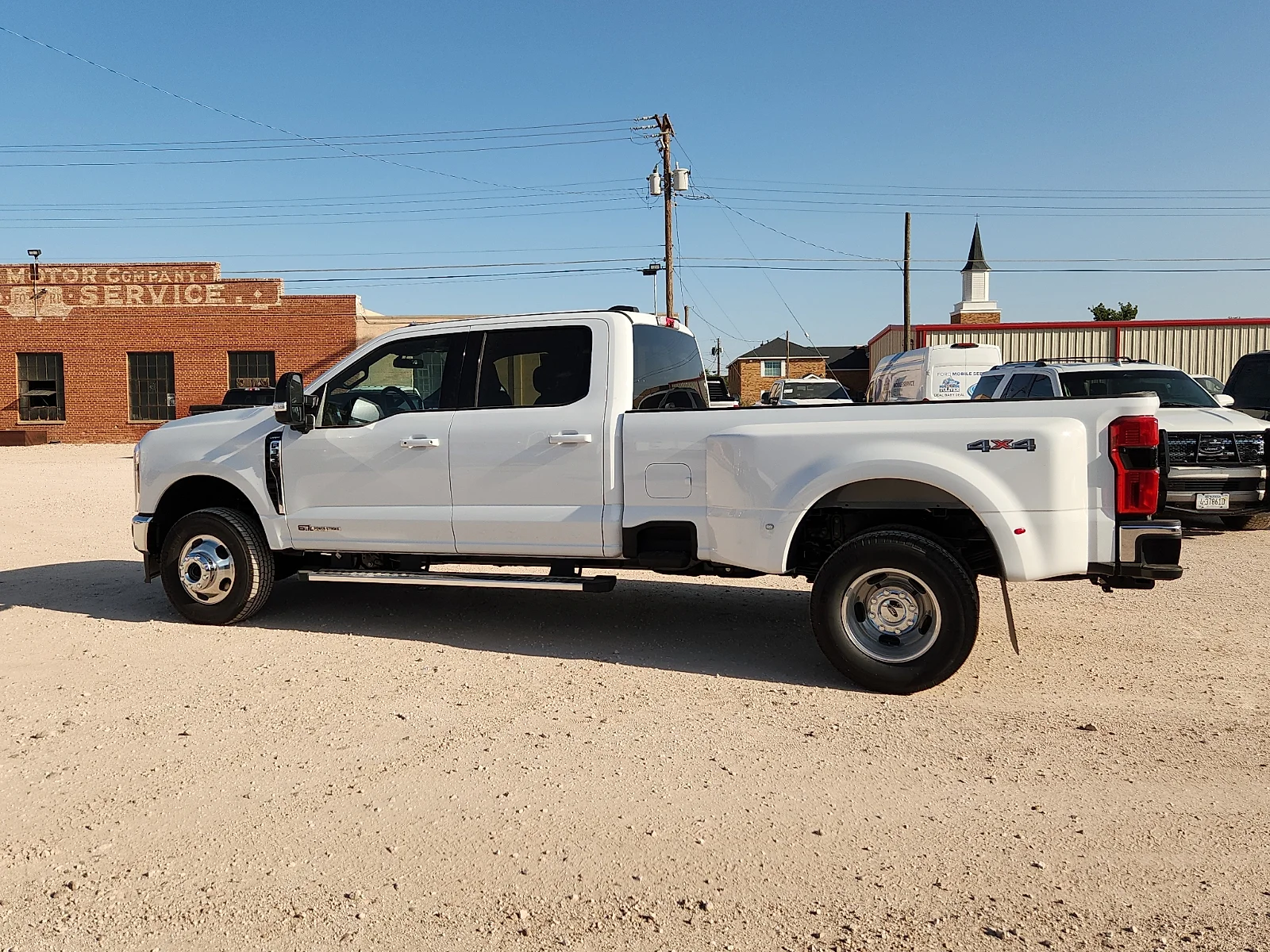 New 2026 Oxford White Ford Lariat image 4