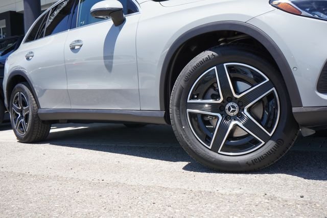 New 2026 MANUFAKTUR Alpine Grey Mercedes-Benz GLC 300 image 11