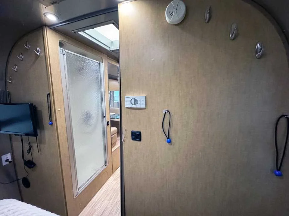 Used 2015  AIRSTREAM  image 28