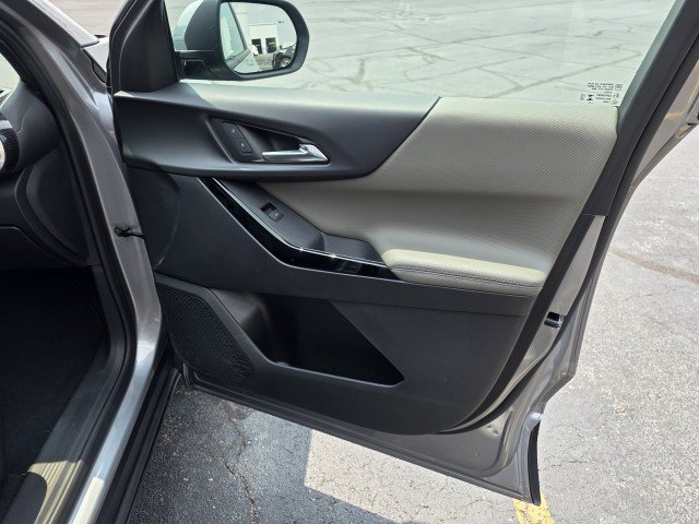 Used 2025 Sterling Gray Metallic Chevrolet LT image 25
