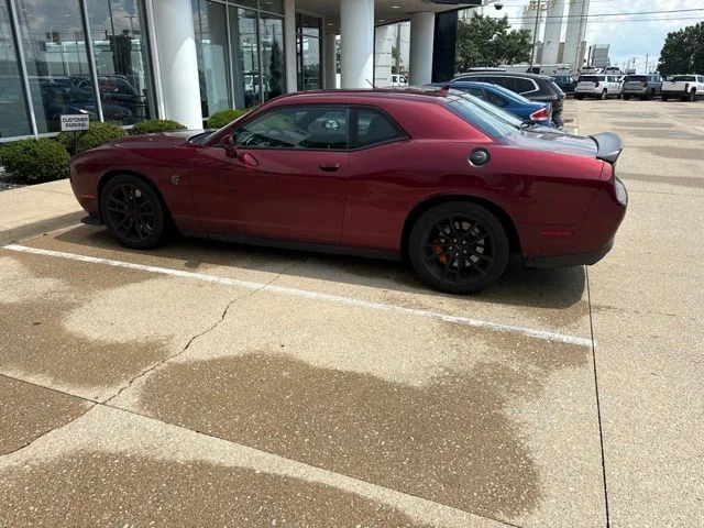 Used 2023 Red Dodge SRT Hellcat Jailbreak image 1