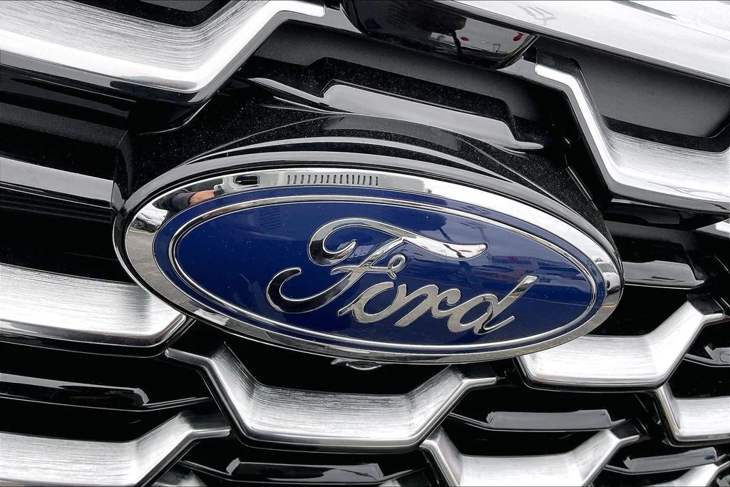 New 2026 Agate Black Metallic Ford Platinum™ image 33