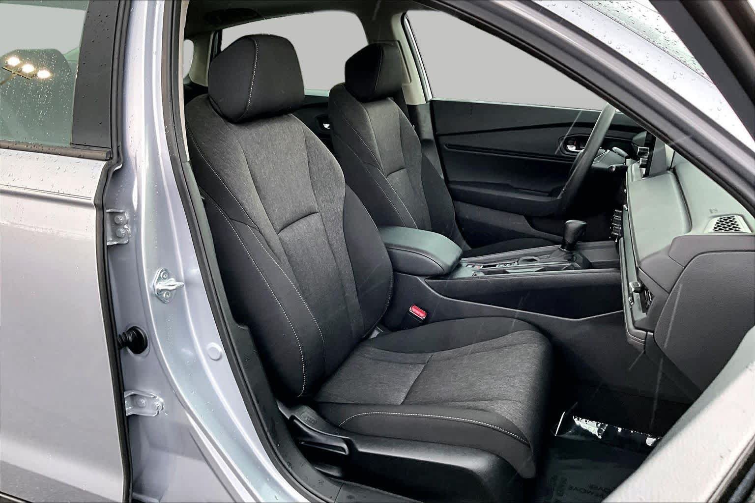 Used 2023 Lunar Silver Metallic Honda EX image 9