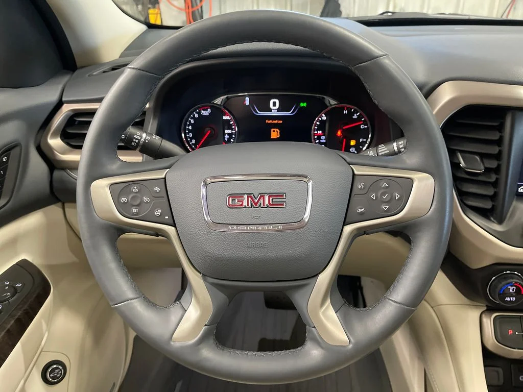 Used 2023 White GMC Denali image 22