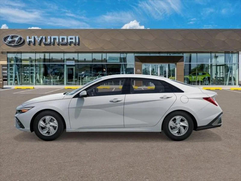 New 2026 Serenity White Hyundai SE image 3