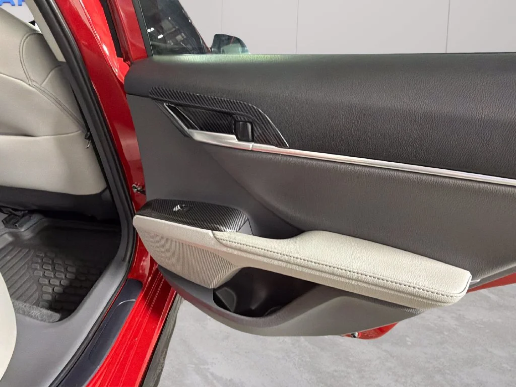 Used 2023  Toyota XSE image 33
