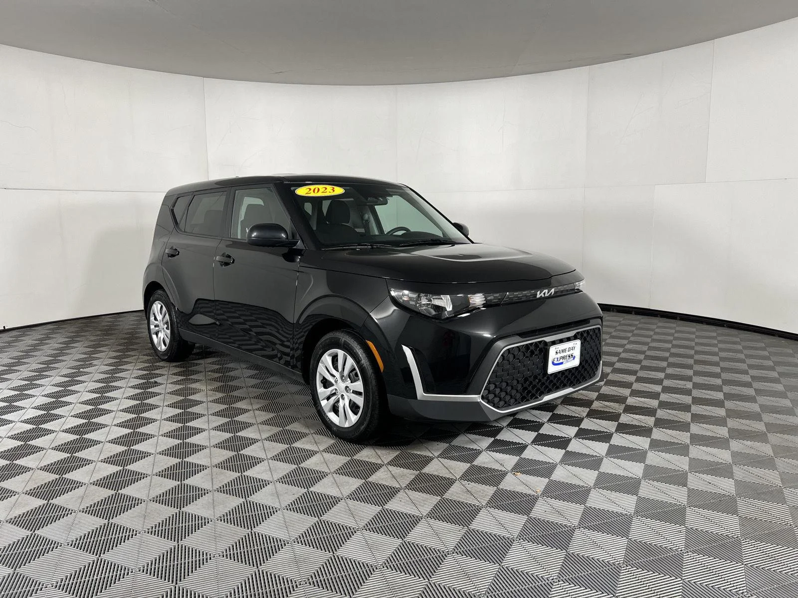 Used 2023 Fusion Black Kia LX image 24