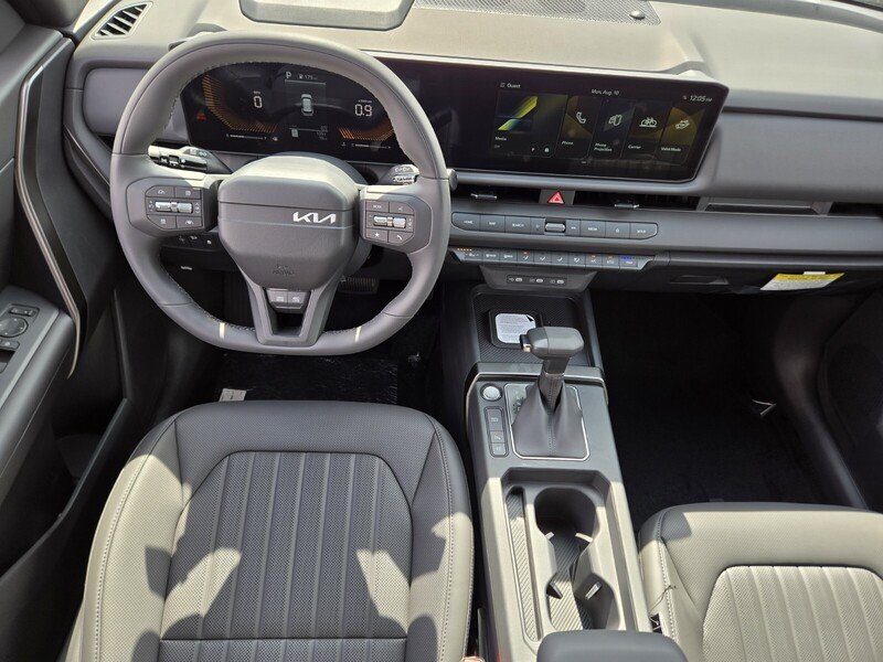 New 2027 Snow White Pearl / Black Roof Kia X-Line S image 8