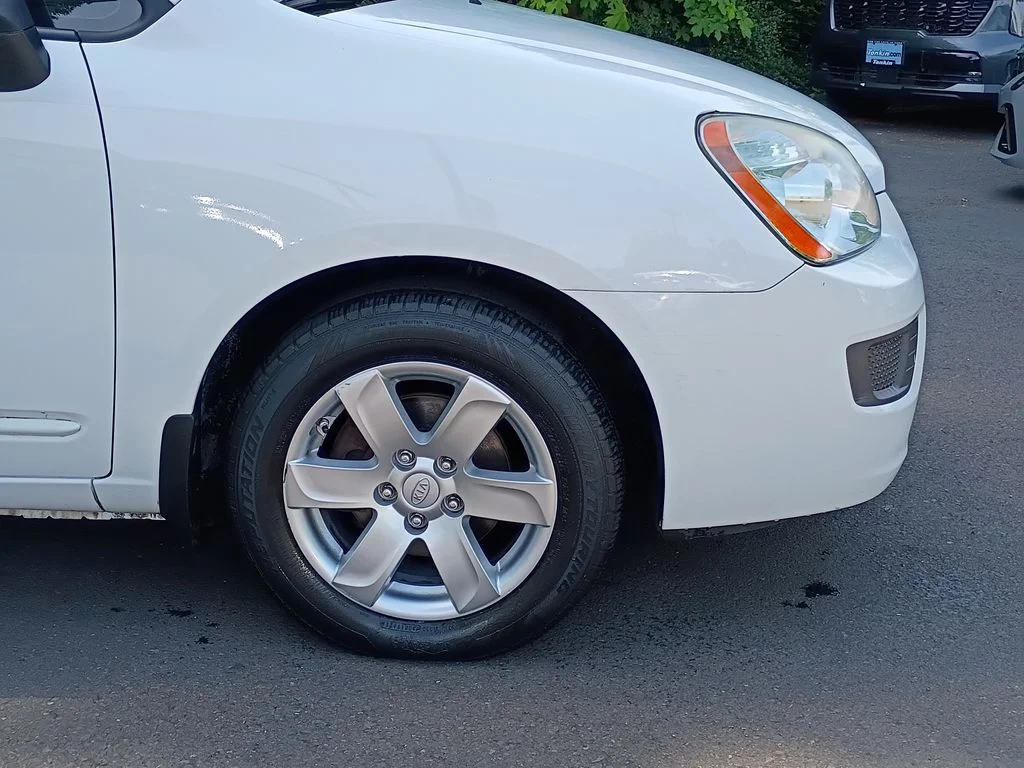 Used 2007 Kia Rondo LX with VIN KNAFG525077086923 for sale in Gladstone, OR