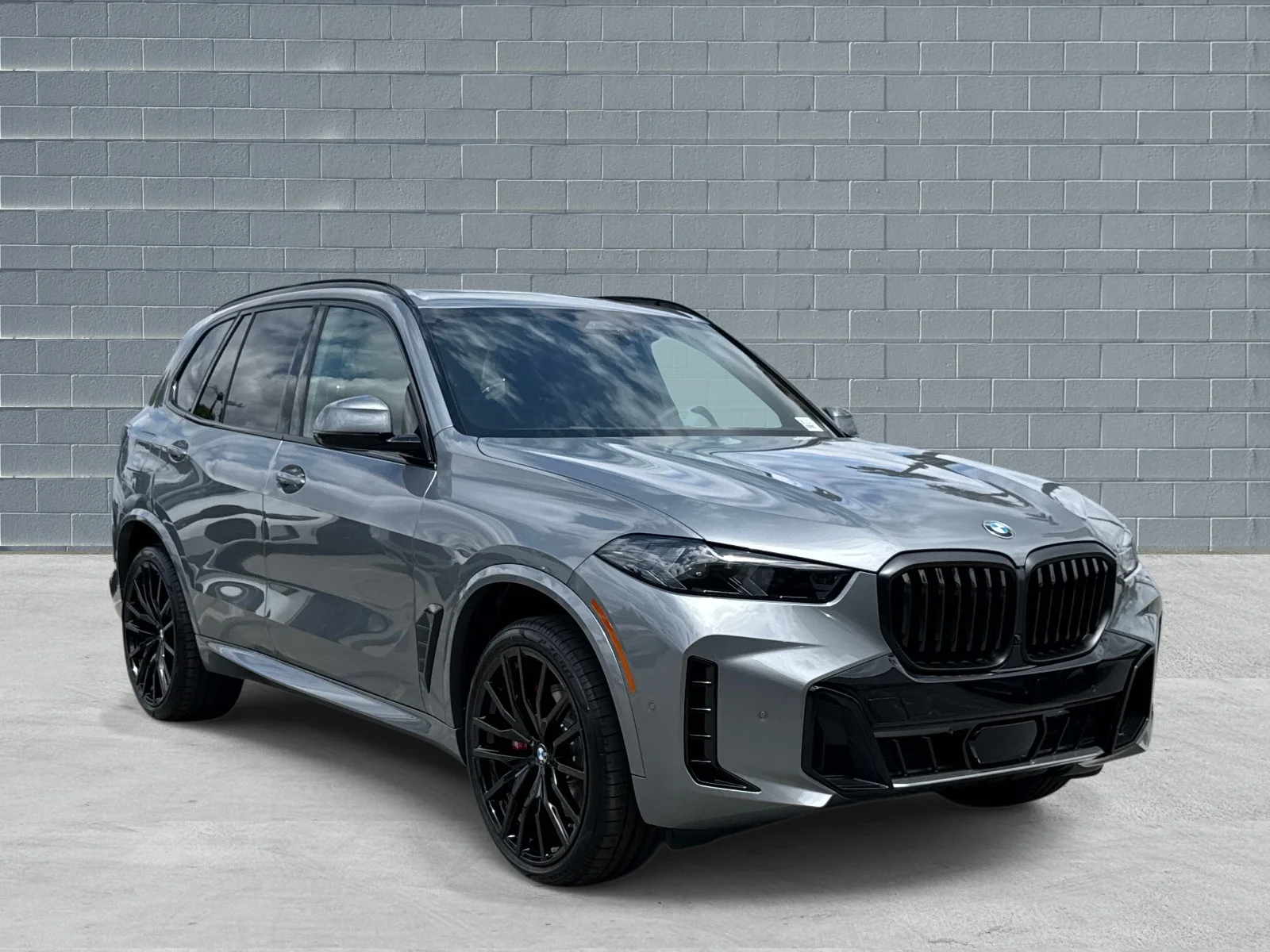 New 2026 Skyscraper Grey Metallic BMW sDrive40i image 1