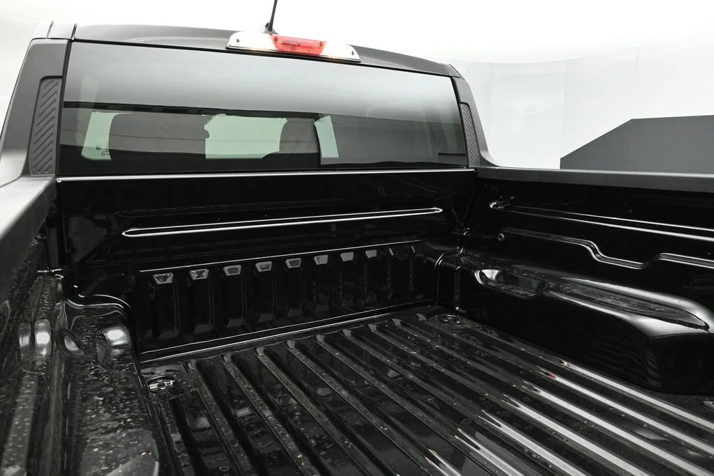 New 2026 Shadow Black Ford XLT image 20