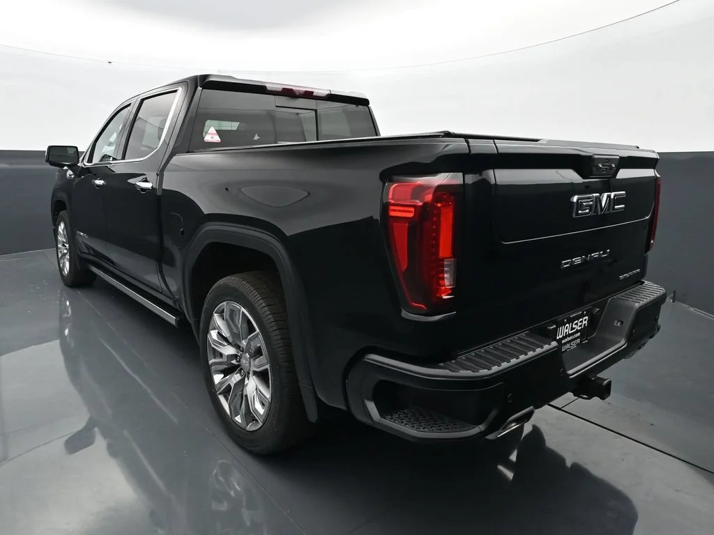 Used 2024 Onyx Black GMC Denali image 5