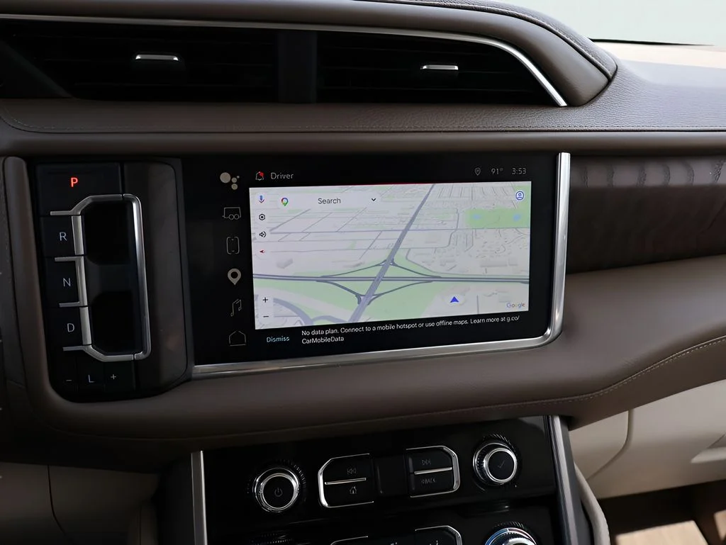 Used 2023 White Frost Tricoat GMC Denali image 21