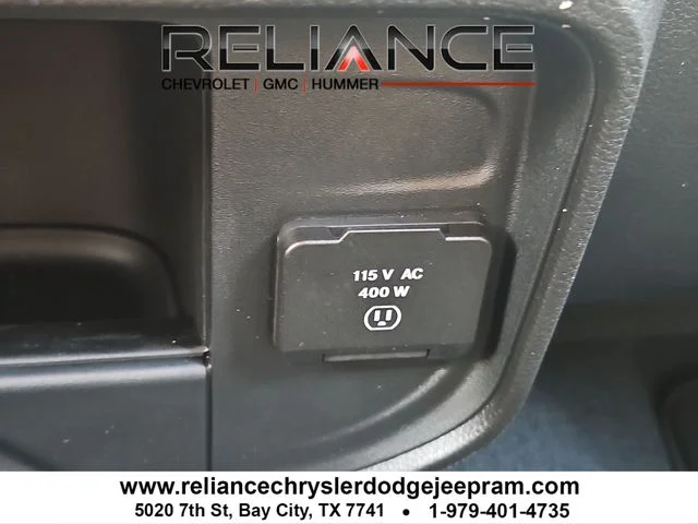 New 2026 Diamond Black Crystal Pearl-Coat Exterior Paint RAM Tradesman image 25