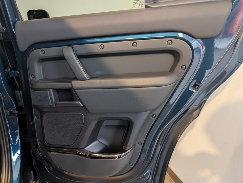 New 2026 Sargasso Blue Land Rover OCTA image 27