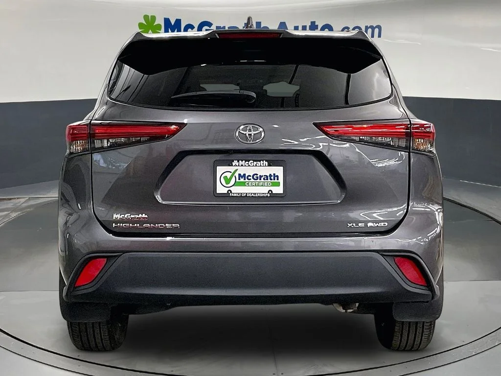 Used 2022 Gray Toyota XLE image 6
