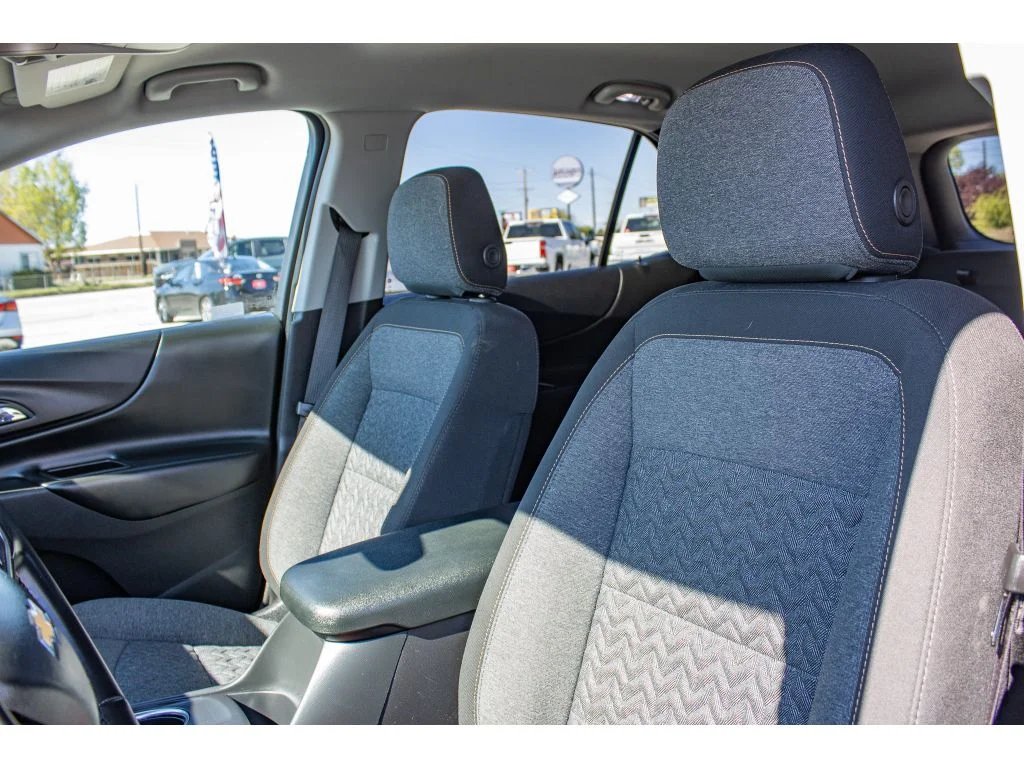 Used 2024 Summit White Chevrolet LT image 26