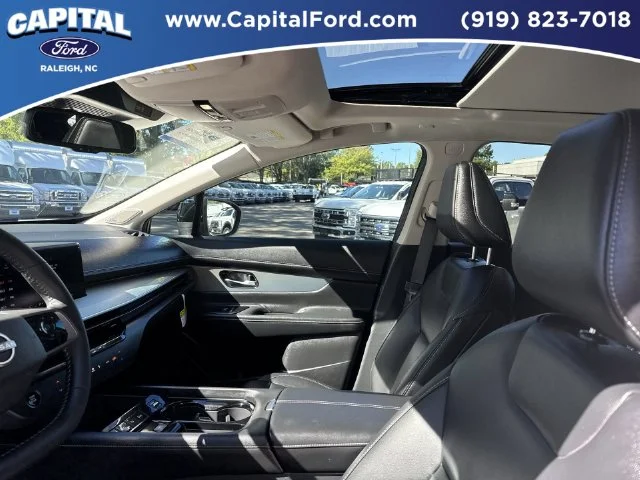 Used 2025 White Nissan SL image 22