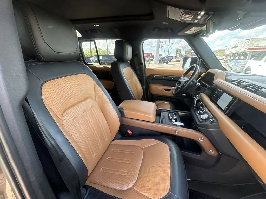Used 2020  Land Rover X image 25
