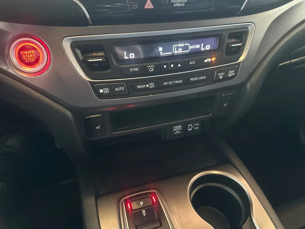 Used 2021  Honda EX-L image 16