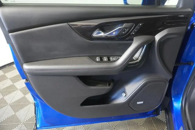 Used 2019 Kinetic Blue Metallic Chevrolet RS image 31