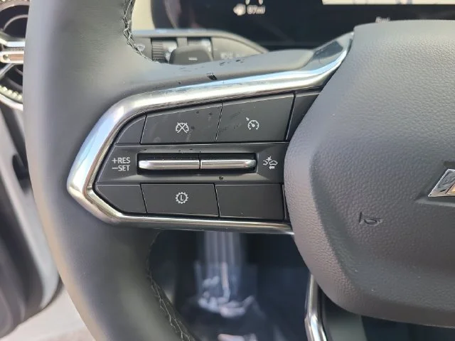 New 2027 Summit White Chevrolet LT image 27