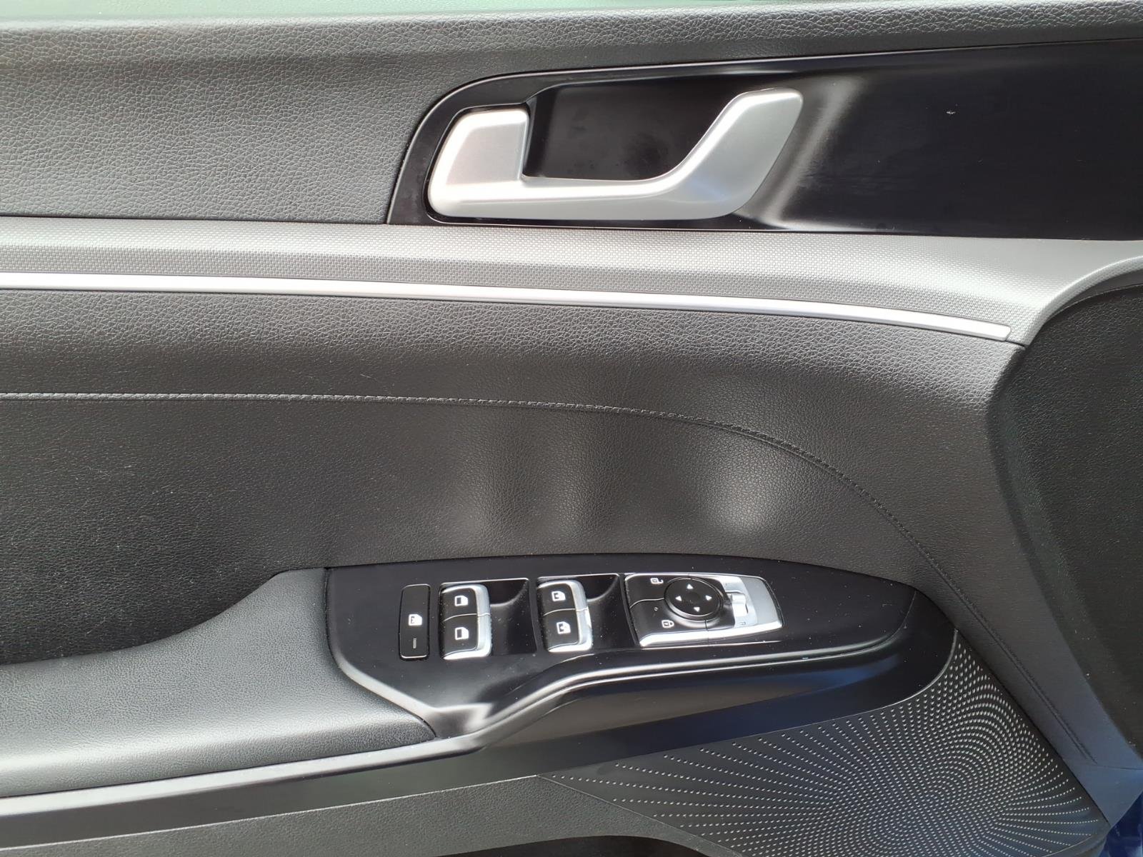 Used 2021 Sapphire Blue Kia GT-Line image 11