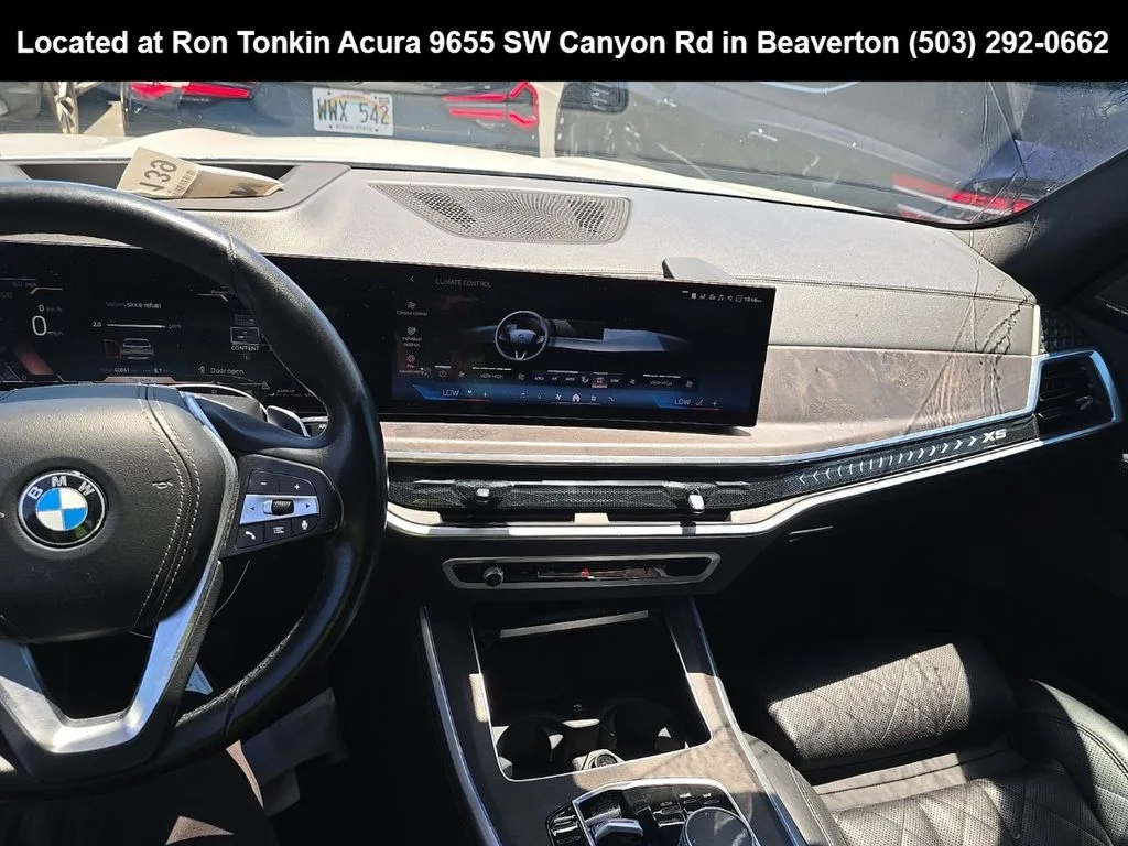 Used 2024 White BMW xDrive40i image 9