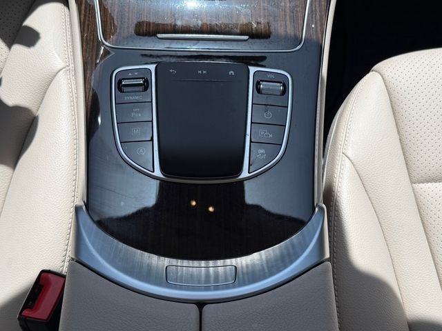 Used 2022  Mercedes-Benz GLC 300 image 19