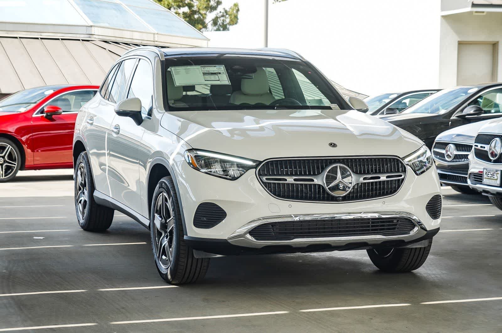 New 2026 Polar White Mercedes-Benz GLC 300 image 3