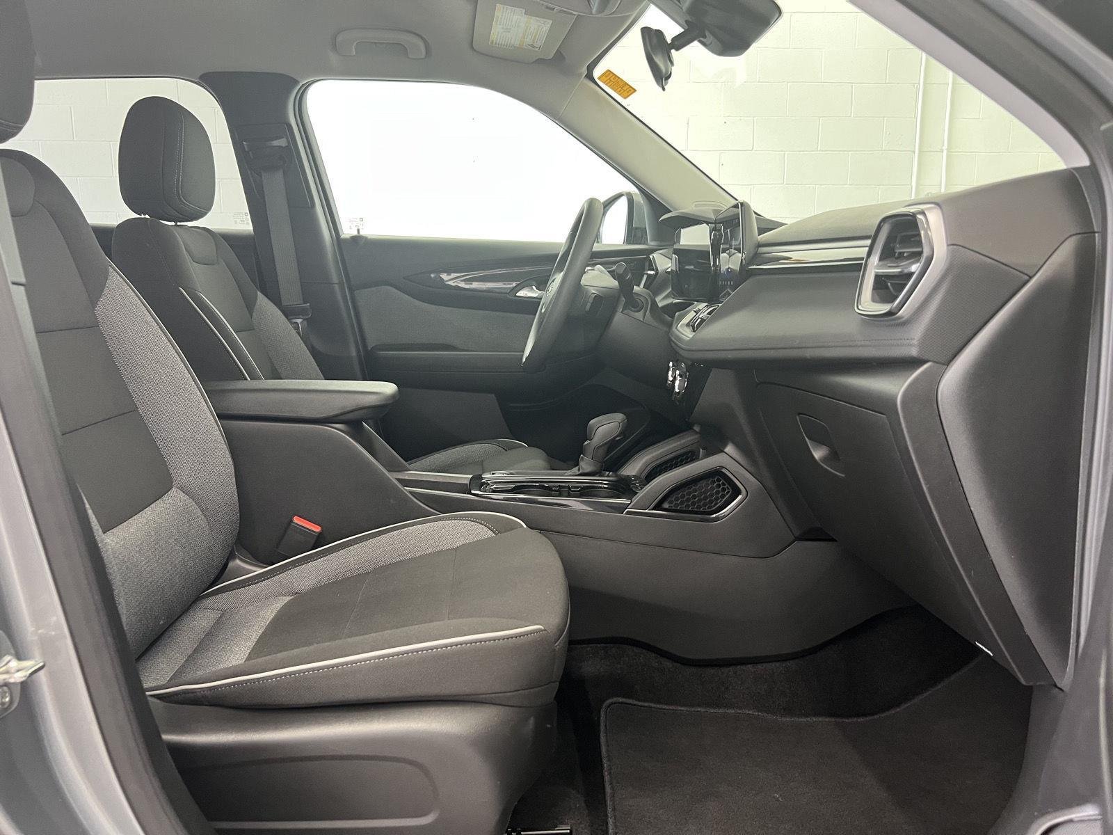 Used 2025 Sterling Gray Metallic Chevrolet LT image 28