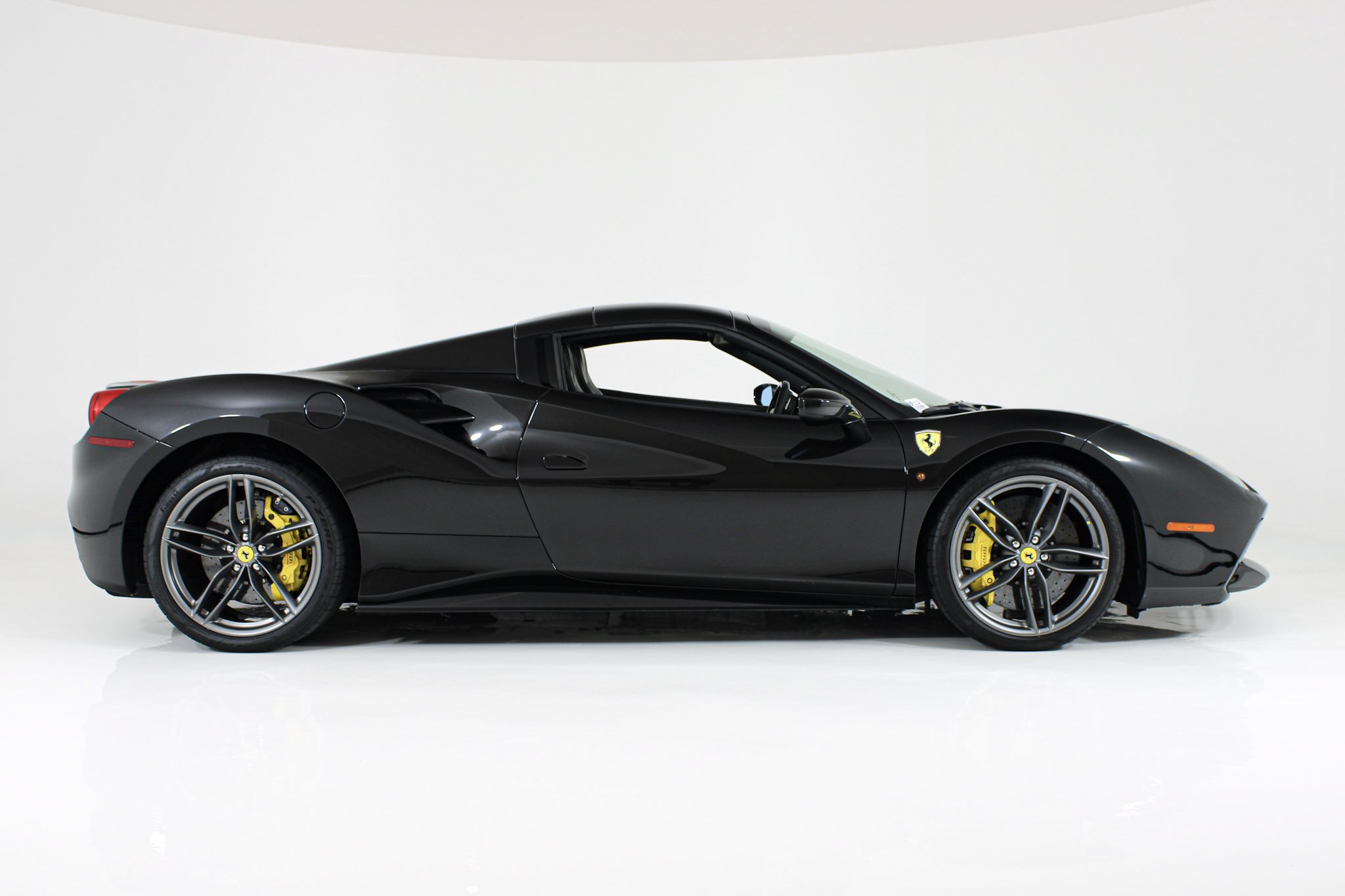 Used 2017 Black Ferrari  image 13