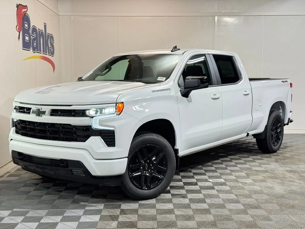 New 2026 Summit White Chevrolet RST image 2